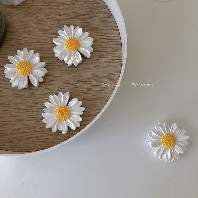 

INS Little Daisy Missing Valve GD Aromatherapy Car Air Conditioner Auto Perfume Fragrance Decoration Diffuse Plaster Default