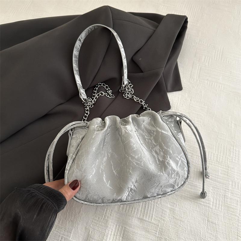 

Unique Designer Women s Bucket Bag With Soft Texture And Magnetic Closure For Daily Use срібний