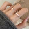 Dünner Ring mit matter Oberfläche für Damen, schlicht und vielseitig, hochwertig, mit einem offenen verstellbaren Design für den Zeigefinger.