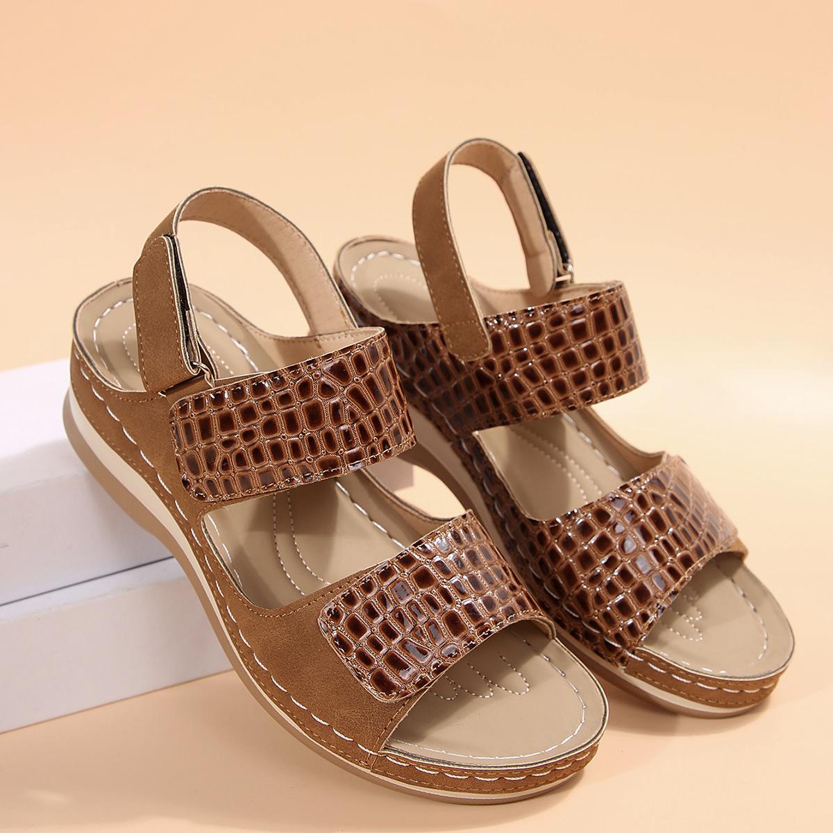 

Европейские и американские женские туфли на высоком каблуке, классные тапочки, летняя одежда 2025 года, новые туфли на высоком толстом каблуке, женская обувь больших размеров 36 коричневый