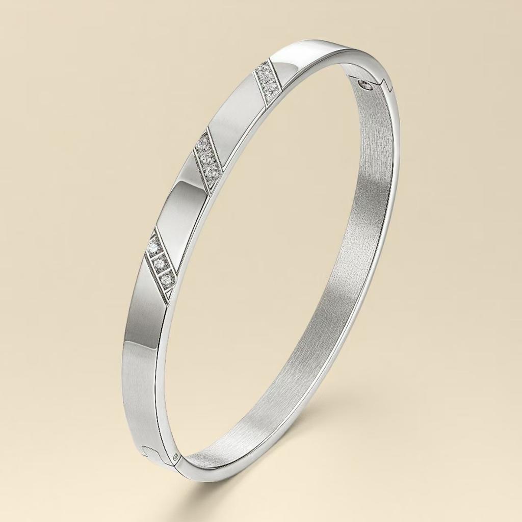 European and American Ladies Buckle Bracelets Elegant, Simple, Light Luxury, High-end
