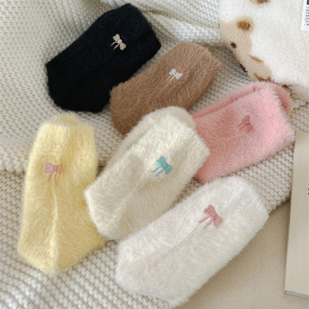 

Embroidery Bow Plush Socks Footwear Winter Socks Sweet Mid Tube Stockings жовтий