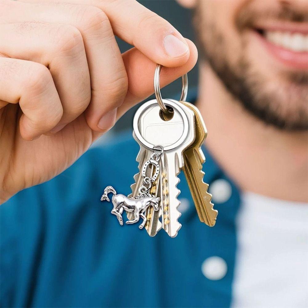 Vintage Style Horse Shoe Keychain Creative Design Stallion Charm Keyring New Year Mascot