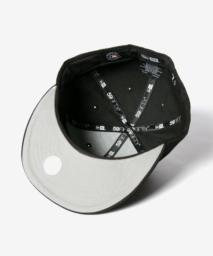 New Era 59FIFTY Black Black Size 7 & Cap, 5/8 (Used)