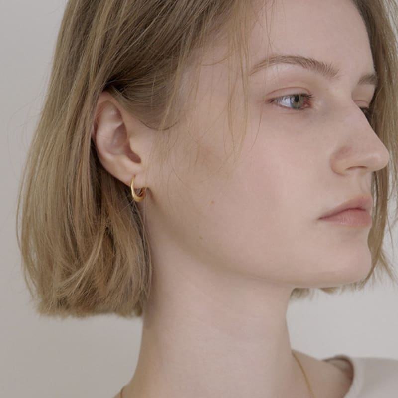 Ovbeige [VEI] 925silver BOLD HOOK EARRINGS