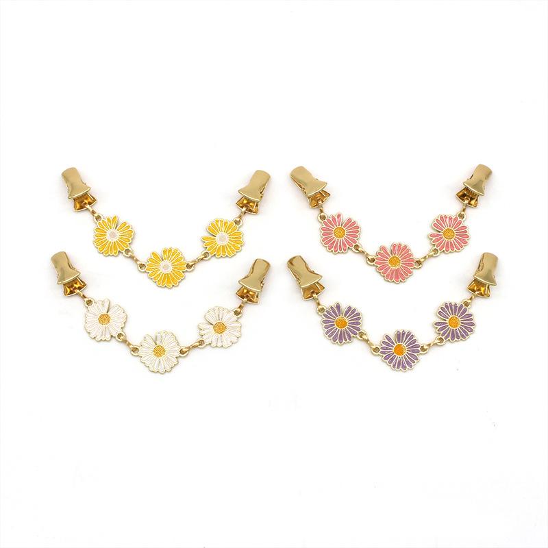 Daisy Flower Cardigan Clips Waist Clip Shirt Dress Sweater Shawl Jacket Brooch Pins Buckle Clip Holder for Women Girls Clothing