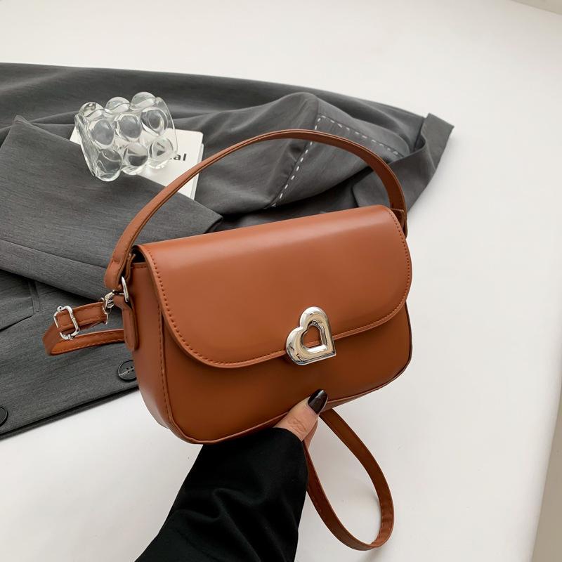 Textured Foreign Style Underarm Handbag Women's 2025 Winter New Fashion Casual Saddle Bag Single Shoulder Messenger Bag