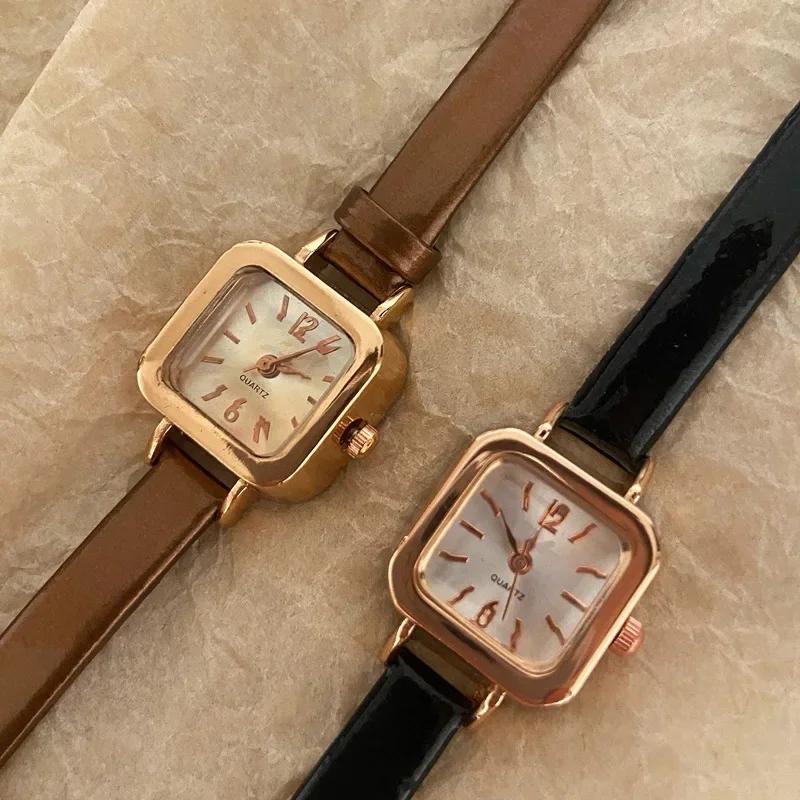 Kleine quadratische Zifferblatt Damenuhr Dünnes Lederarmband Damen Armbanduhr Elegante Quarz Damenuhren Lässig Relogios Feminino Reloj