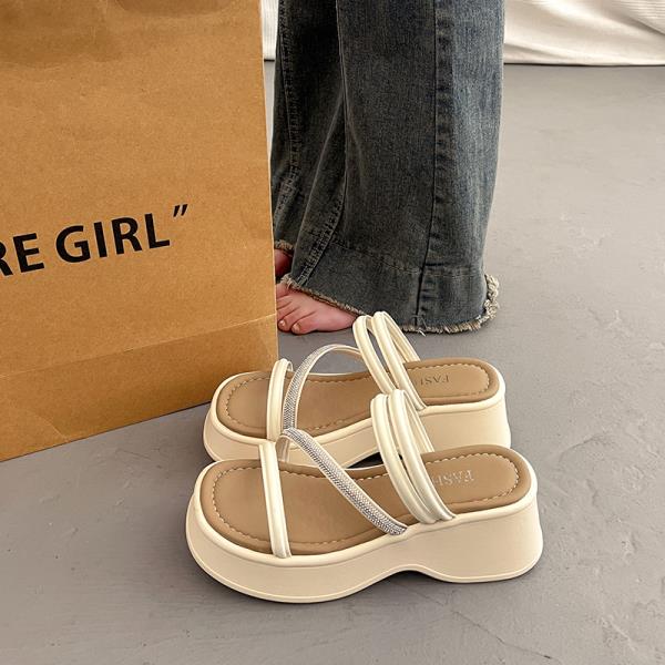 Fashion Shoes House Slippers Platform On A Wedge Slides Summer Clogs Woman Pantofle Beach 2025 Female Shoes Ladies' Slippers Platform Su