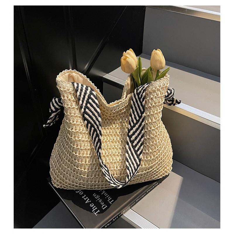 2025 New Style Light Leisure Vacation Straw Tote Bag Fashionable Commuting Large Capacity One-shoulder Beach Women