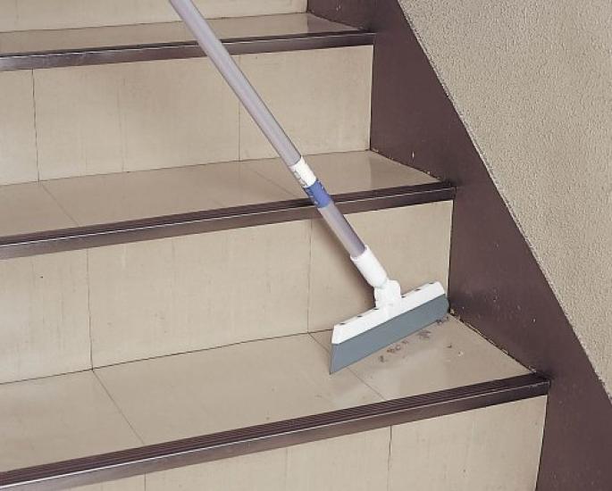 in Teramoto Effect Rubber Broom Short Handle 28cm [Made Japan]