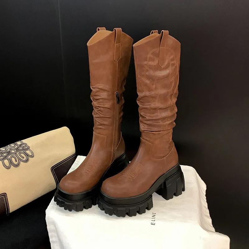 

Модные женские ботфорты до колена на толстом каблуке с вышивкой и плиссировкой, с круглым носком, в стиле ретро, осенне-зимние, на наборном каблуке, ботинки рыцаря, ковбойские ботинки в западном стиле 35