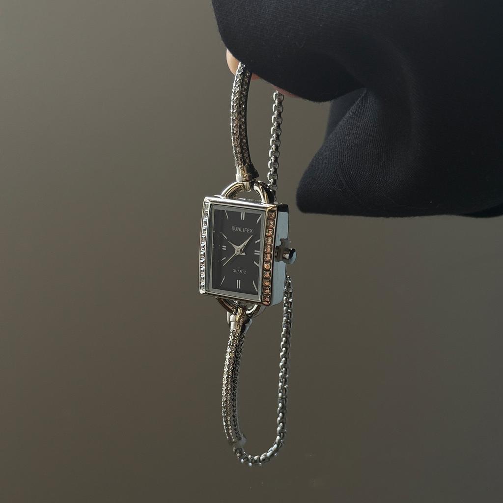 Sunlifex Klimmzug Armbanduhr Modisch Klein Frisch Kleines Quadratisches Uhr Wasserdicht Studenten Uhr Weiblichkeit