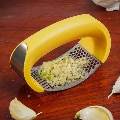 1pc Stainless Steel Garlic Presser Curved Garlic Grinding Slicer Chopper Garlic Presses Cooking Tools Kitchen Gadgets Appliances