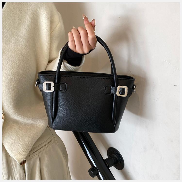 IELGY High-End Retro Autumn Winter All-Match Messenger Bag Fashion Portable Bucket Bag
