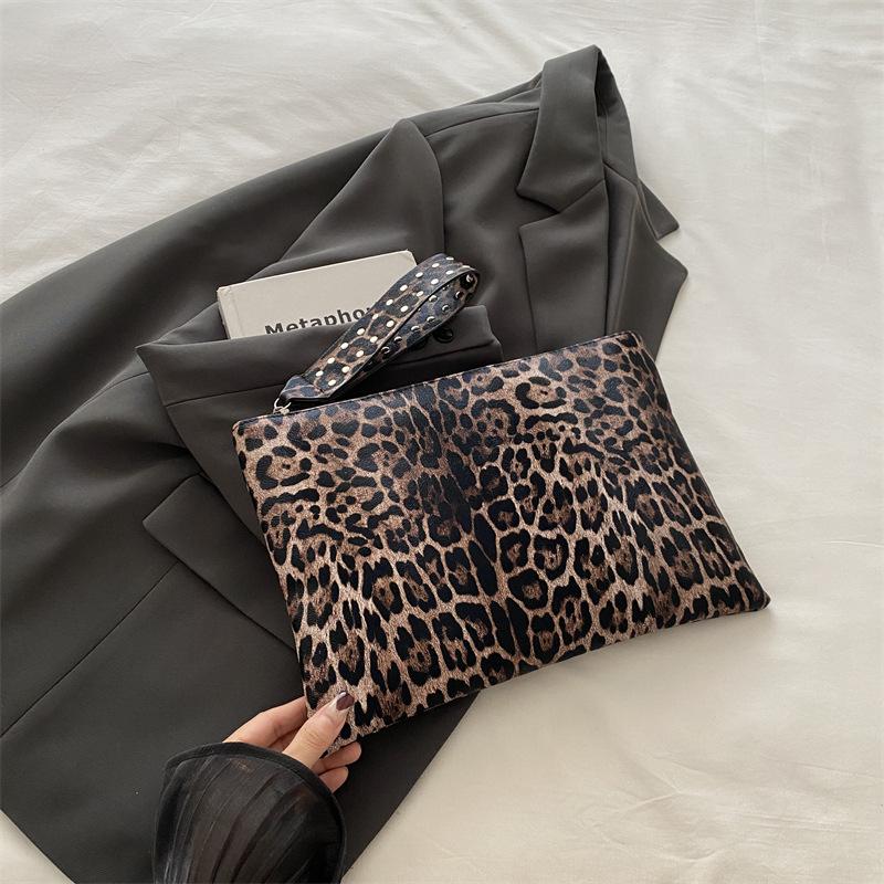 Stylish And Simple Leopard Print Clutch Bag Autumn Foreign Style High Value Rivet Small Square Bag