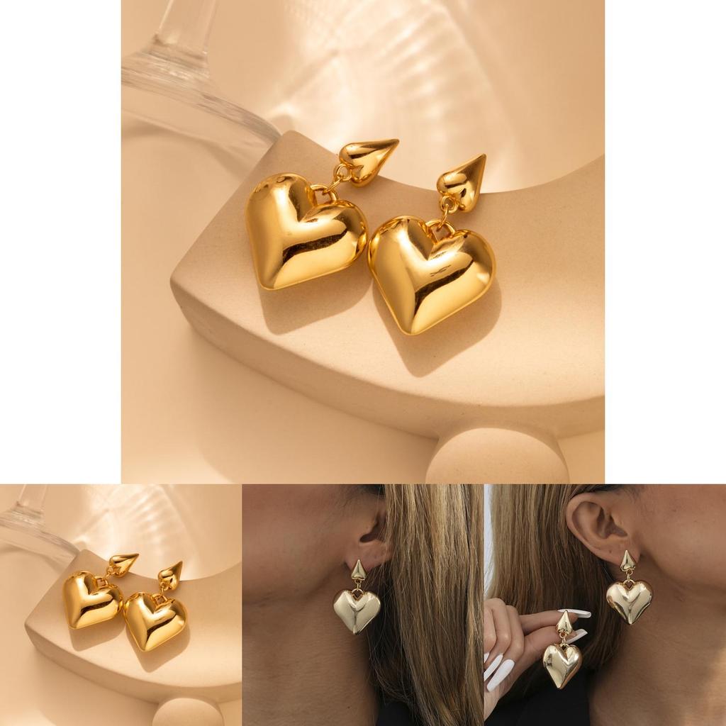 Trendy Heart-shaped Stud Earrings Gold Plated Zinc Alloy 2023 Winter Fashion