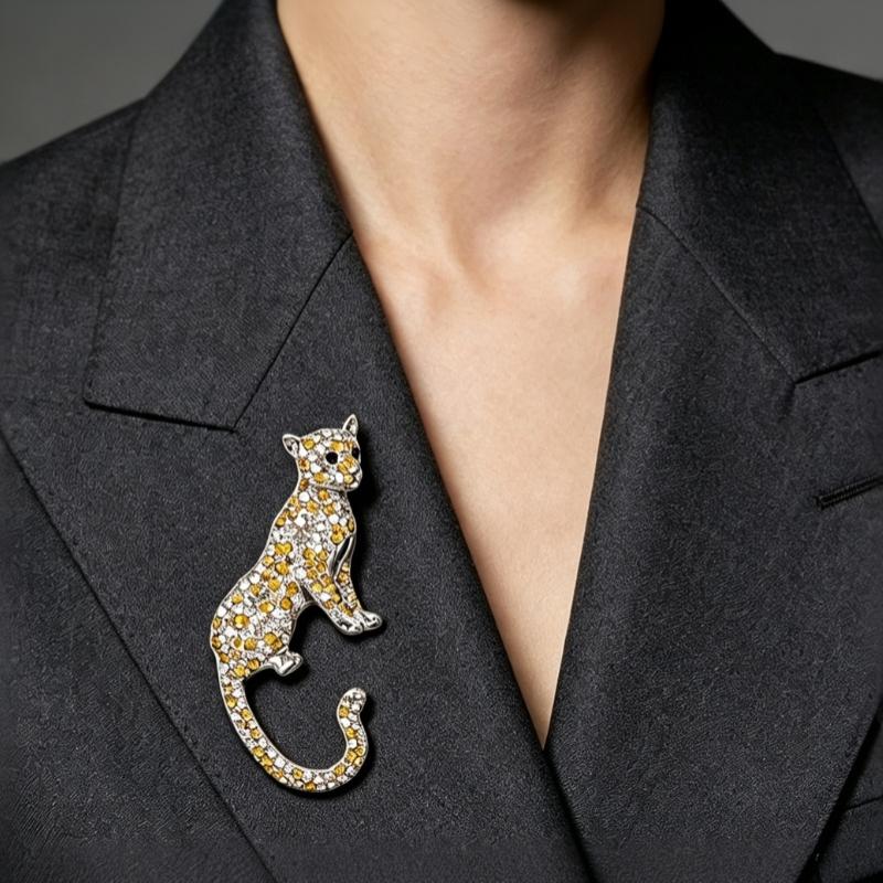 Vintage Rhinestone Animal Cheetah Brooches For Women Clothing Coat Jewelry Accessories Gifts