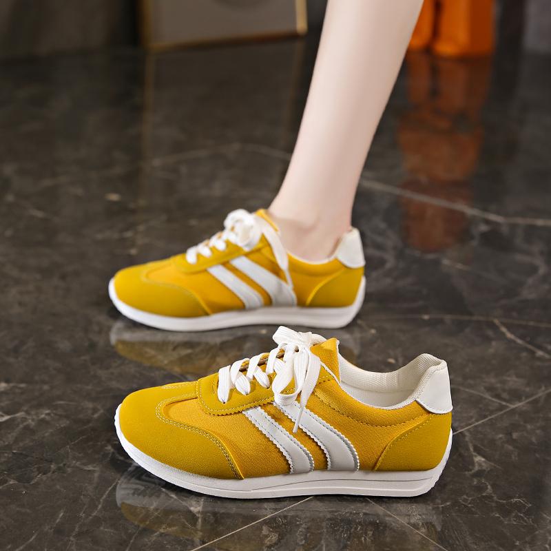 2025 Spring New Women Sneakers Comfortable Outdoor Fashion Versatile Flat Casual Sneakers Lace Up Women Sports Shoes Plus Size
