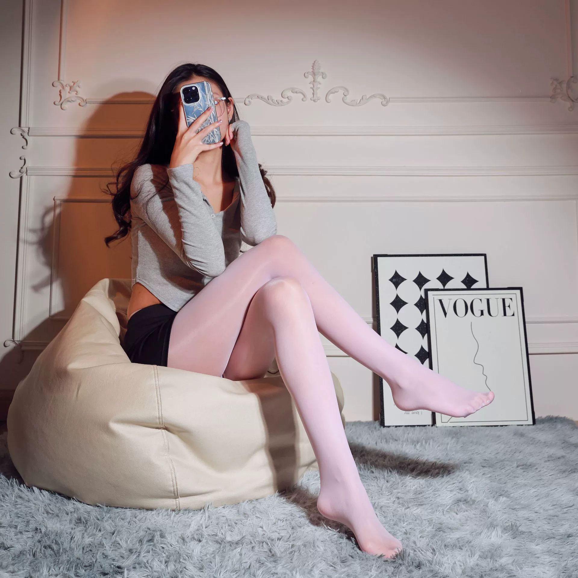 

Женские блестящие шелковистые колготки Aurora - цвет тонкой кожи с конским маслом, большой размер на весну/осень Regular (80-180 lbs)