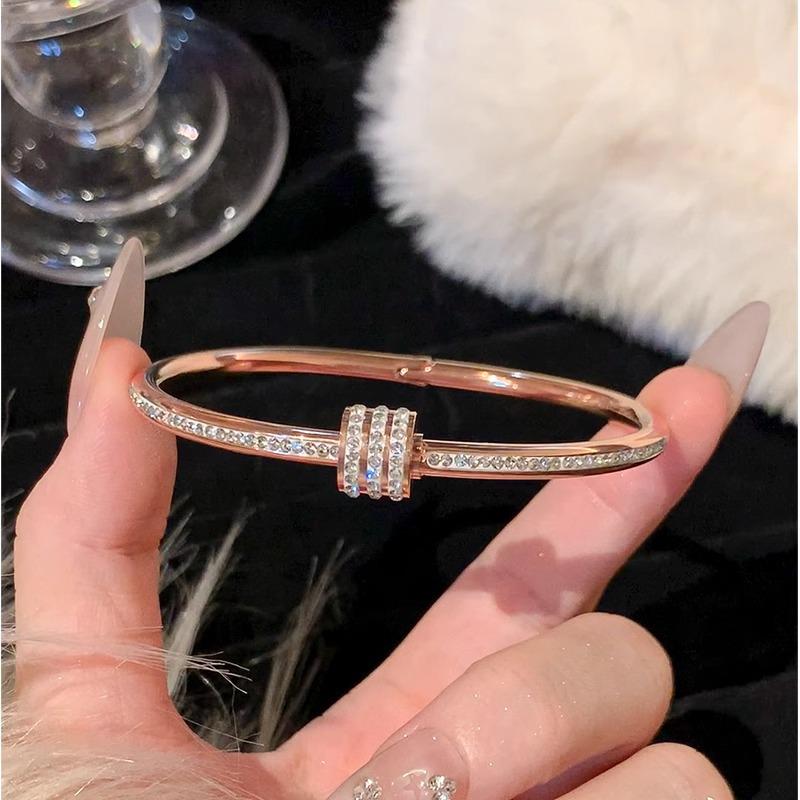 Damen Roségold Zirkon Armband: Nicht verblassender Titanstahl, Nischendesign für leichten Luxus