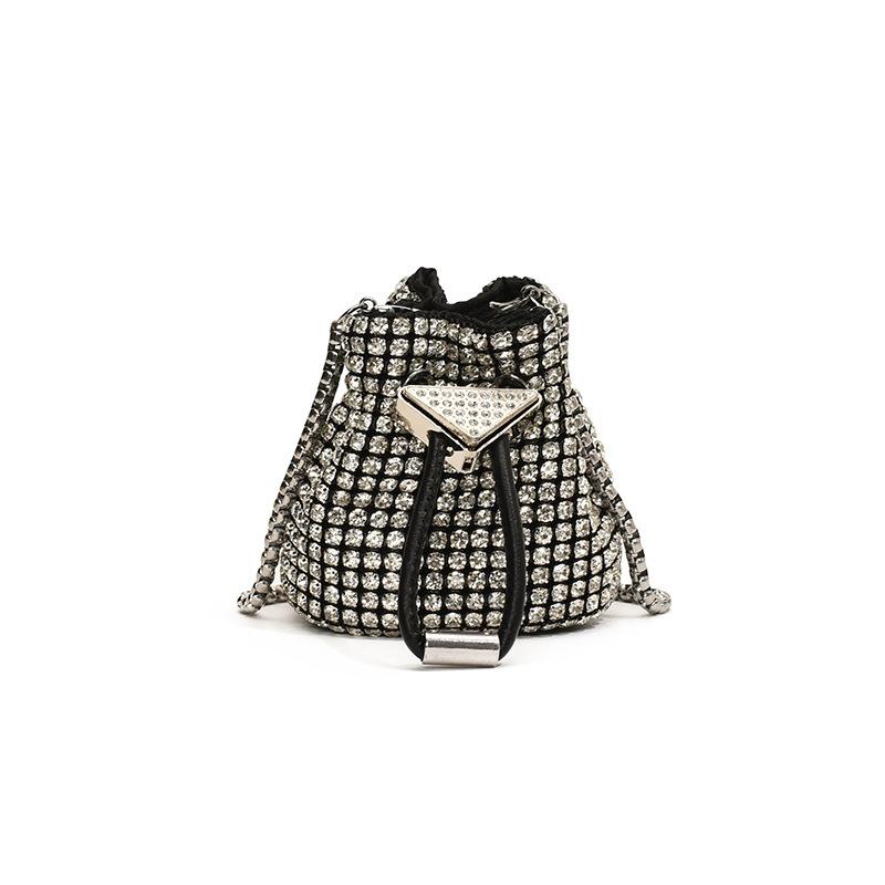 

сумки, сумки, сумки, женские сумки через плечо, 2025 новая европейская и американская мода, стразы, зарубежный стиль, цепочка на одно плечо серебряный