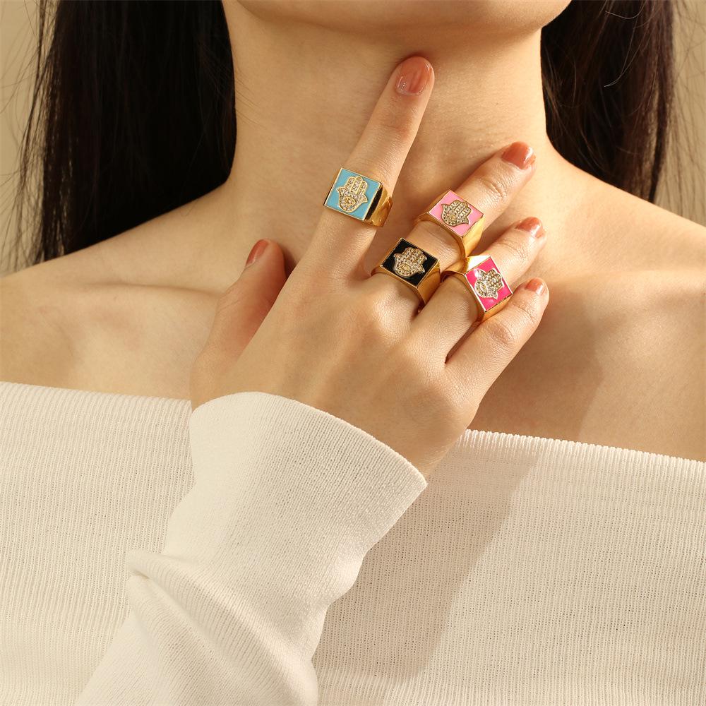 European-American Popular Palm Inlaid Diamond Ring: Women's 18K Gold-Plated Wide Band with Drip Oil Finish