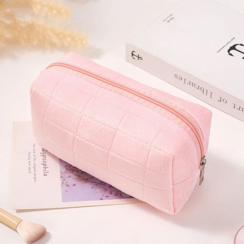 Velvet Makeup Bag, Large Capacity Portable Cosmetic Pouch Elegant Storage Bag for Travel