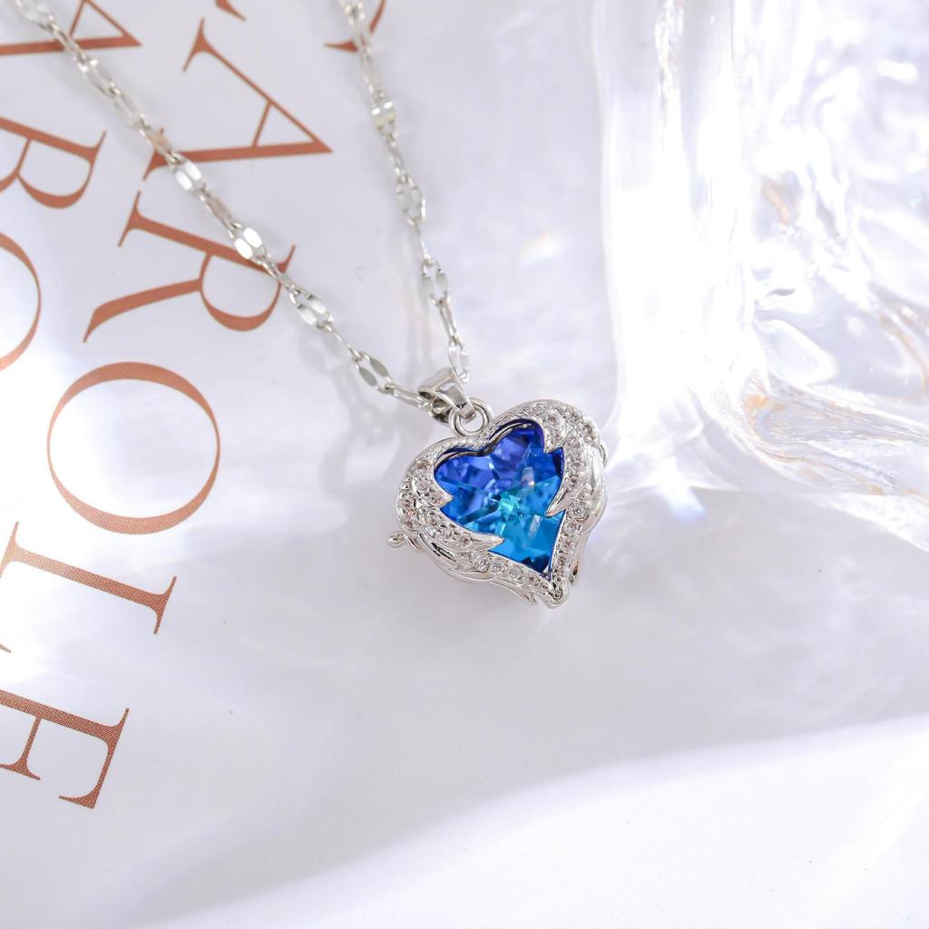 Bunte Ozean Herz Anhänger Titanstahl Halskette für Frauen - Koreanischer leichter Luxus Schlüsselbeinkette Schmuck.