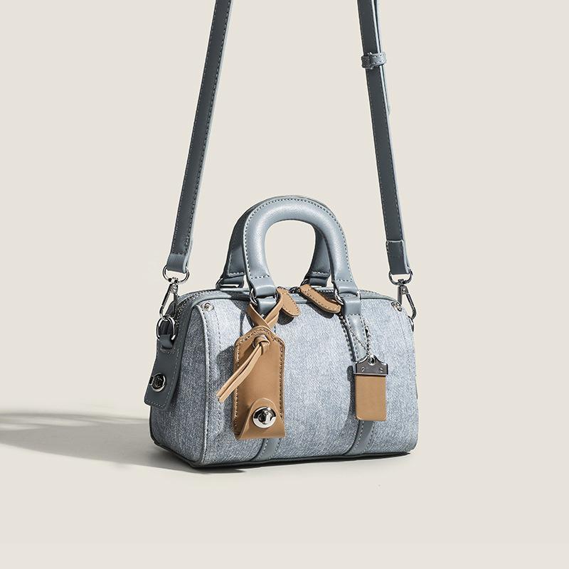 Taschen für Damen 2024 Neuer Stil Die diesjährige beliebte Retro-Denim-Boston-Handtasche High-End-Nischen-Crossbody-Tasche
