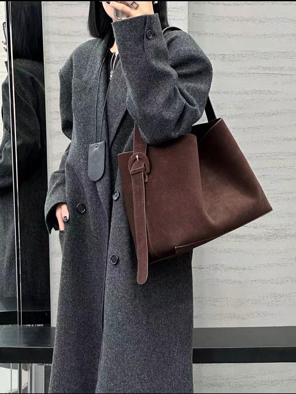 

Women s Frosted Cowhide Large Capacity Tote Bag Autumn Winter Maillard Bag Single Shoulder Commuting Armpit Bag 40-15-28.5cm кофейный
