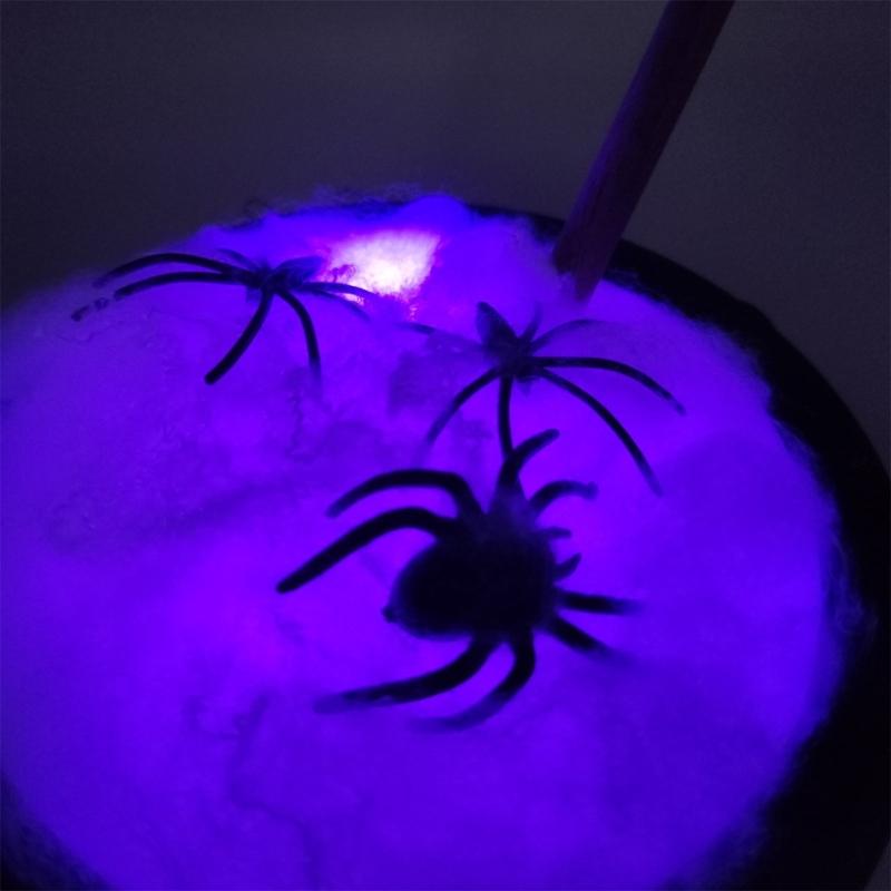 Mini leuchtendes Halloween-Kessel-Dekorationsset mit Rührstab und Themenfiguren für Raumdekoration und Partytische