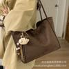 Casual retro matte bag women's 2025 new commuter versatile shoulder bag fashionable large-capacity portable tote bag