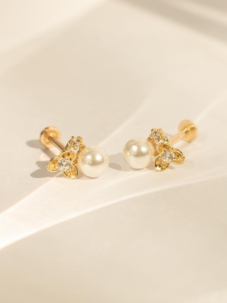 Minimal Piercing 14K Internal Flower Pearl Labret Piercing