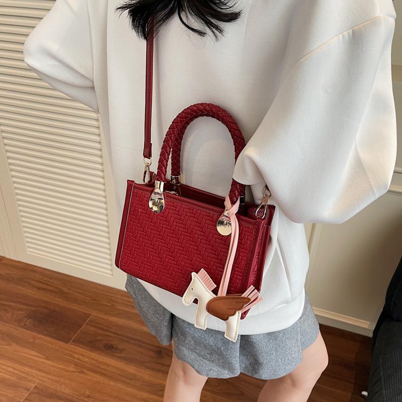 Niche handbag bag women's new popular fashion versatile messenger bag high-end single shoulder tote bag