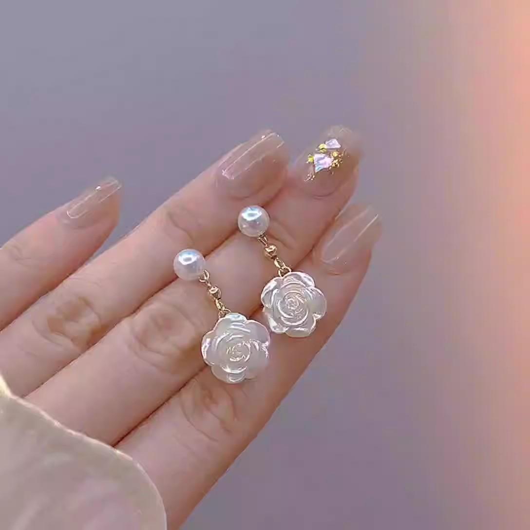 

2026 New Fashion Korean Imitation Pearl Drop Earrings for Women Bohemian White Round Zircon Wedding Earrings Jewelry Gifts