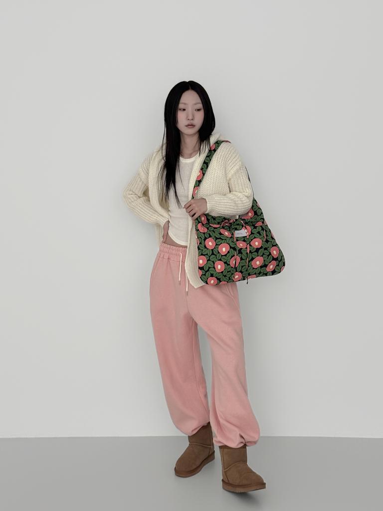 Atil Studio All Season Oxford Graphic Shoulder Bag _ [Coral Camellia]