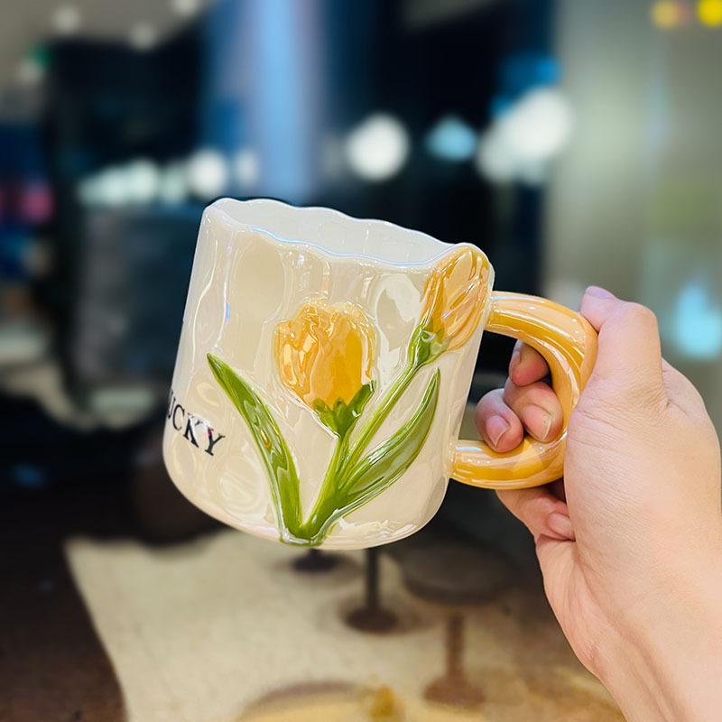 Mädchens Gutaussehende Perlglänzende Tulpen-Keramiktasse mit Löffel für Zuhause Trinkwasserbecher Als Geschenk für Freundin