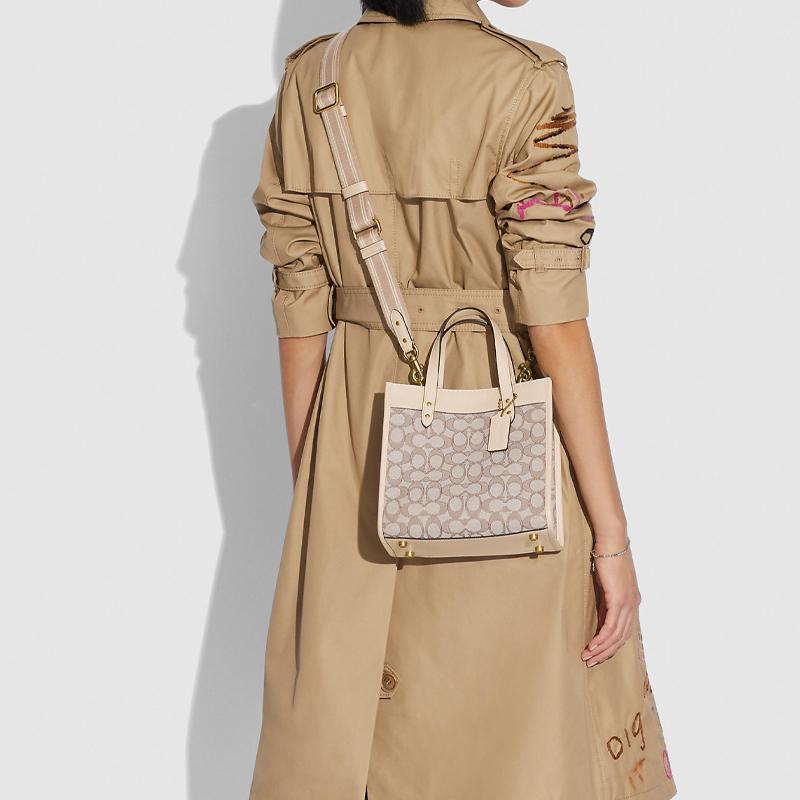 Coach Field 22 Classic Logo Print Color Block Vertical Fabric And Leather Tote Bag Women Tote White C3865-B4SHG