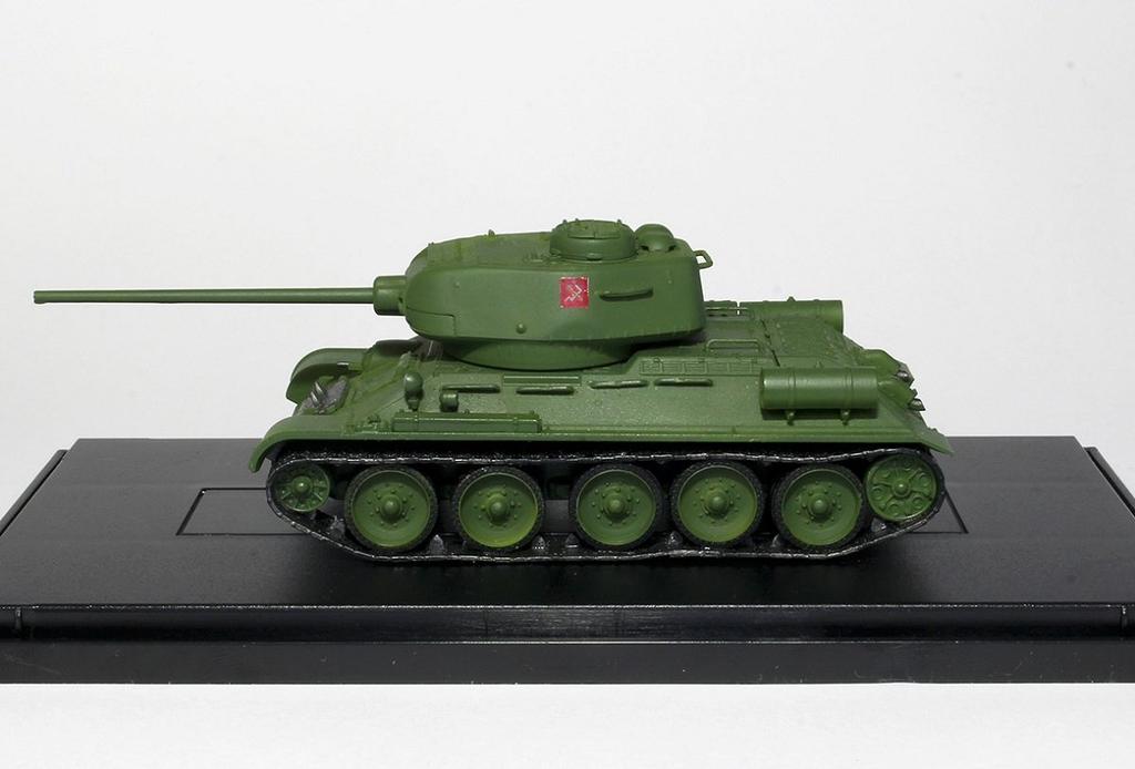 PLATZ Girls & Panzer Movie 1/72 Palm-sized Tankery Collection T-34/85 Pravda High School Exhibition Match