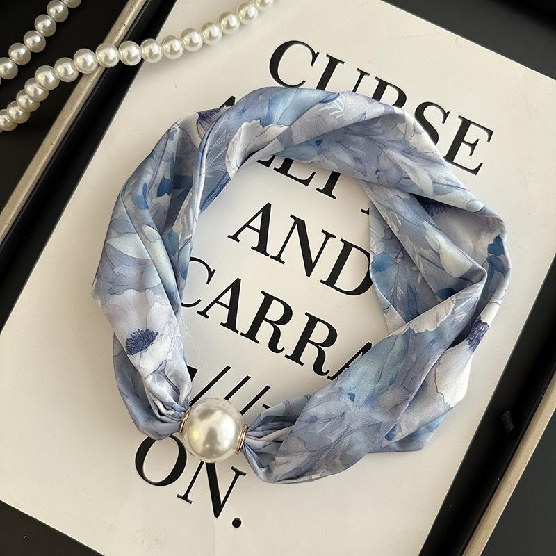 Pearl necklace women's magnetic buckle silk scarf high-end spring and summer new niche wear printed silk scarf scarf
