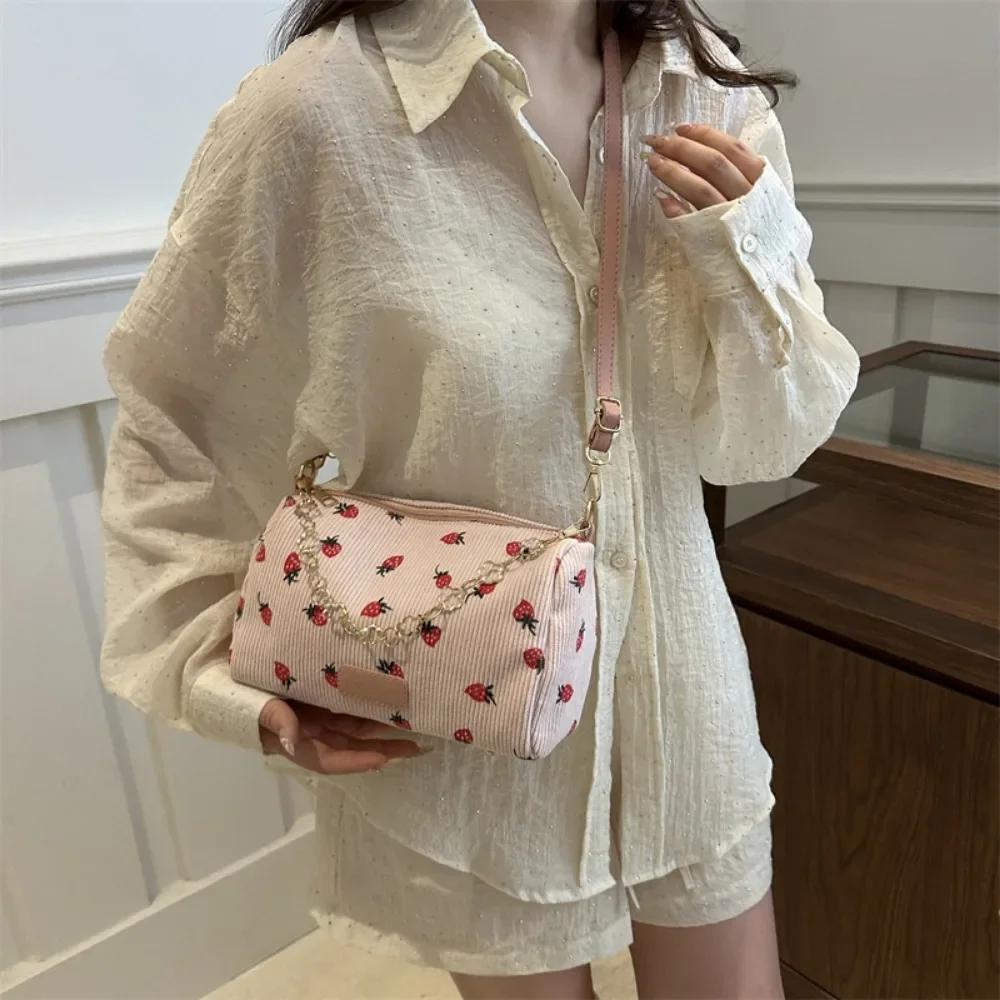 Retro Classic Women Shoulder Bags Strawberry Printed Lady Crossbody Bags Corduroy Ins Style Sweet Underarm Bag Girl Handbags