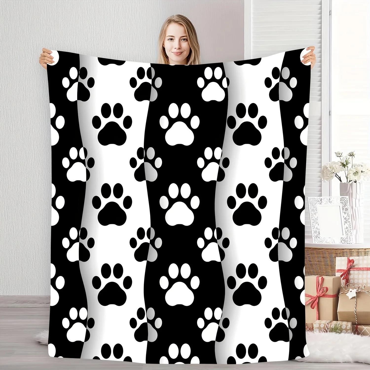 

Dog Paw Print Flannel printed blanket suitable for all seasons suitable for living room office sofa and travel 75x100cm