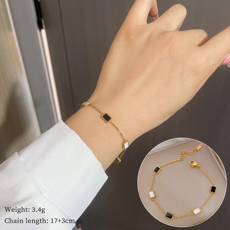 

Dongmen Personality Temperament Mori Black And White Square Bracelet Female Retro Girlfriend Gift