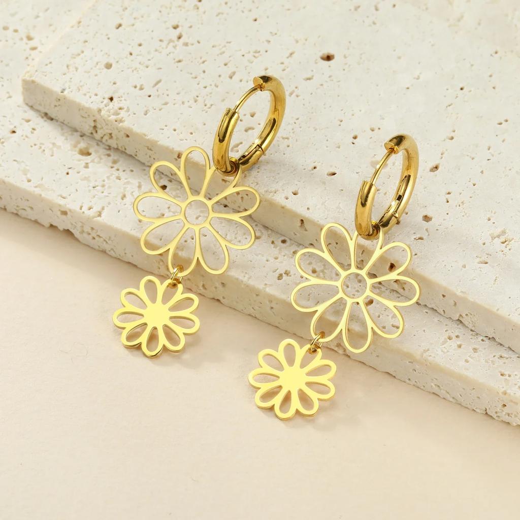 Cazador Cute Flower Stud Earrings for Women Stainless Steel Jewelry Gold Color Floral Piercing Earrings 2026 Trend Gift