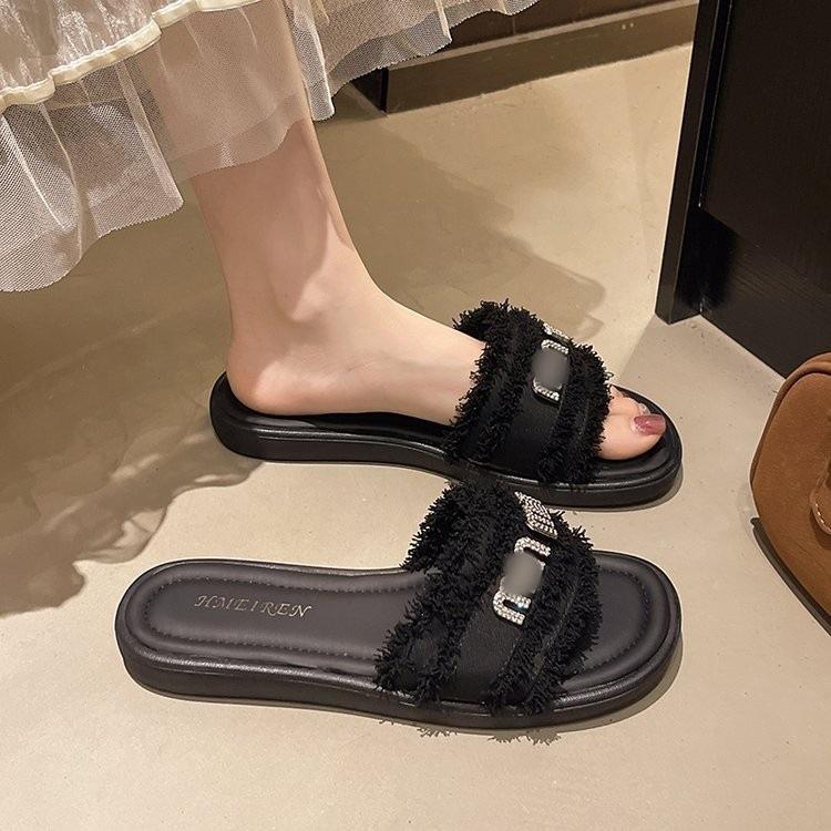 French slippers women's summer wear 2025 summer new Internet celebrity fashion rhinestone fragrant style one word flat beach sandals