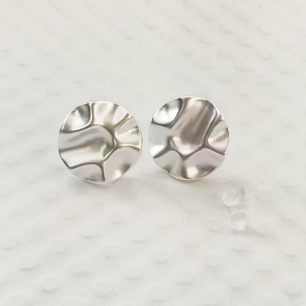 European & American Elegant Pleated Round Earrings - Unique, Cold Style for Everyday Wear