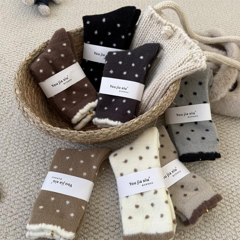Ji'Ao Velvet Socks Warm Heat Storage Thickened Home Socks Cute Polka Dot Medium Tube Socks Fluffy Socks