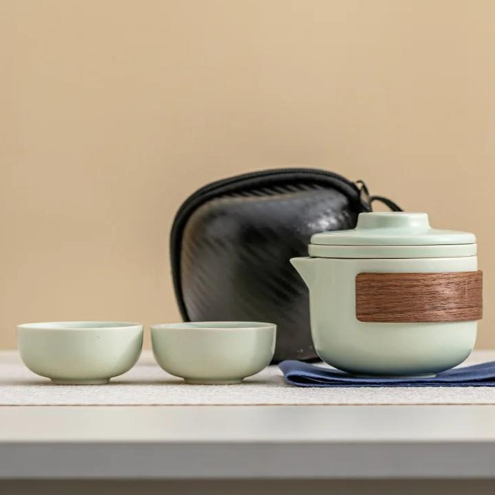 4 Piece Set of Portable Teacup Set Travel Set Ceramic Kung Fu Tea Set Outdoor Camping One Teapot and Two Cups of Gifts
