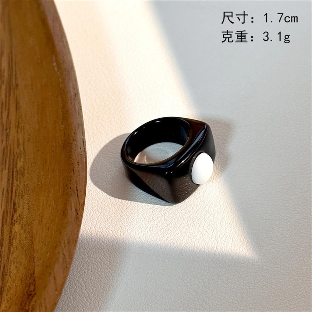 2026 Vintage Wide Large Chunky Rings for Women Crystal Resin Autumn Winter Geometric Irregular Stacking Wear Jewelry New Rings